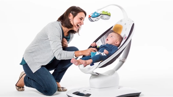 ces 2015 4moms dan bluetooth ozellikli bebek salincagi donanimhaber