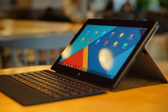 Üç eski Google mühendisi Microsoft Surface klonu tablet yaptı