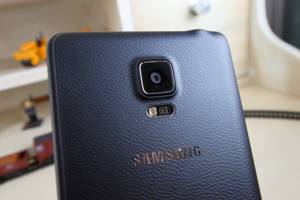 Samsung Galaxy Note Edge video inceleme 'Kavisli ekran, Snapdragon 805 ve dahası...'