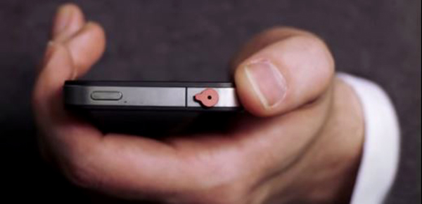 iOS ile Android cihazlar için dünyanın en küçük lazer işaretçisi ve kablosuz sunum aracı: iPin