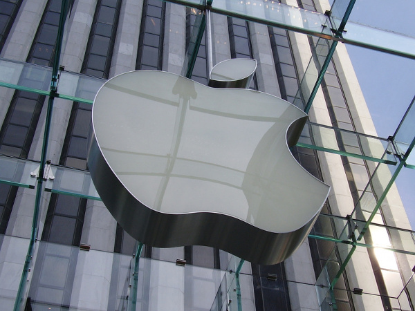 Apple akıllı telefon pazarının karını adeta süpürdü