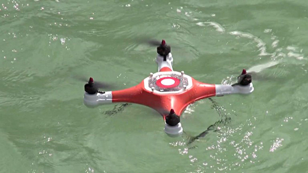 Suya düşme korkusunu ortadan kaldıran insansız hava aracı Splash Drone, Kickstarter projesine başladı