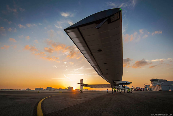 Güneş enerjili Solar Impulse 2, Dünya turuna başladı