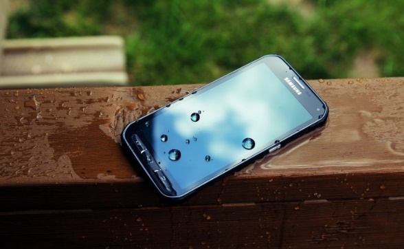 Samsun Galaxy S6 Active modeline ait teknik özelliklerin sızdırıldığı iddia ediliyor