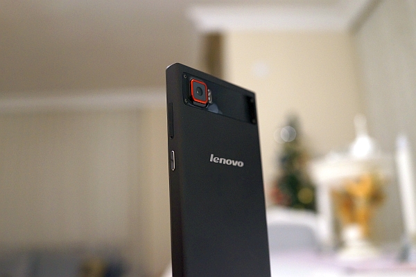Lenovo Vibe Z2 Pro video inceleme 'Üst seviye telefon pazarının yeni ve güçlü üyesi testte'