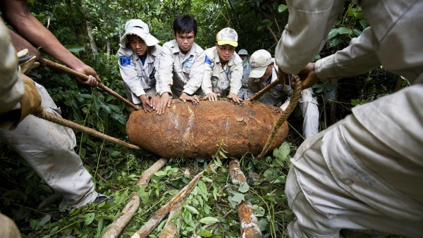 İnsansız hava araçları Laos'ta patlamamış bombaları arayacak