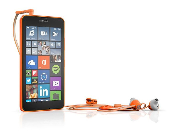 Microsoft'tan Lumia cihazları için Hoop by Coloud kulak-içi kulaklık