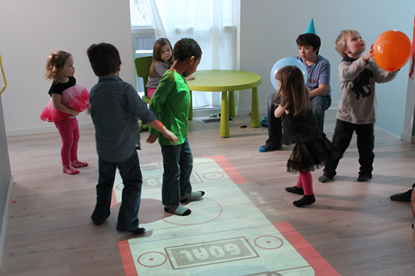 Çocukları hedef alan interaktif projektör: Lumo