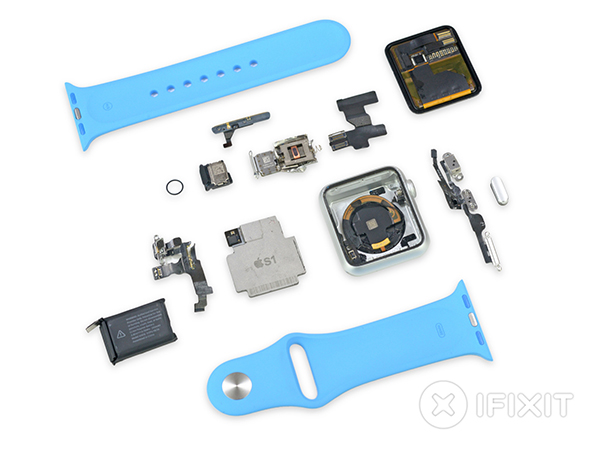 iFixit, Apple Watch Sport'un içini amayı bitirdi, çelik versiyona devam ediyor