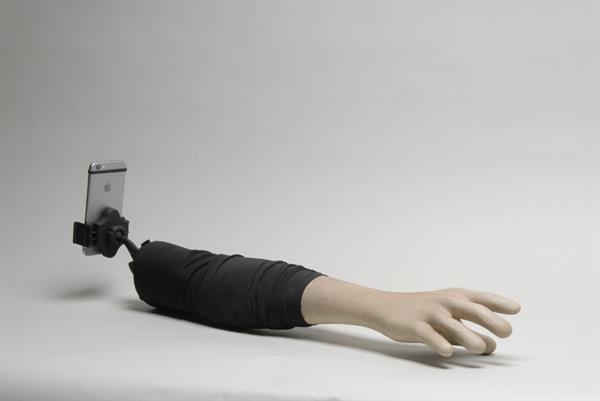 Özçekim çubuklarına ilginç bir yaklaşım : Selfie kolu