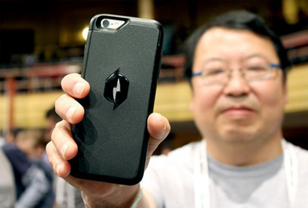 Nikola Labs'ın iPhone 6 kılıfıyla radyo sinyalleri üzerinden batarya süresi arttırılabiliyor