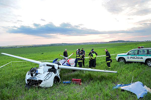 Uçan otomobil Aeromobil, deneme uçuşlarında büyük bir sorun yaşadı