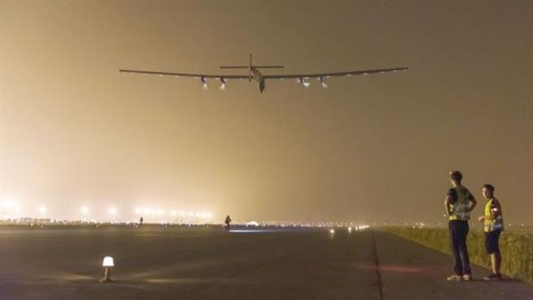 Solar Impulse 2 Pasifik uçuşu sırasında acil iniş yaptı