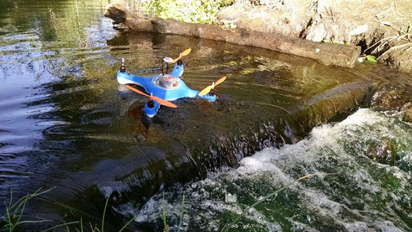 Balıkçılara özel su geçirmeyen dört pervaneli hava aracı: Aguadrone