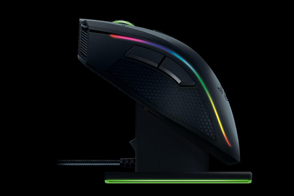 Razer'dan dünyanın en gelişmiş oyuncu faresi: 2015 Mamba