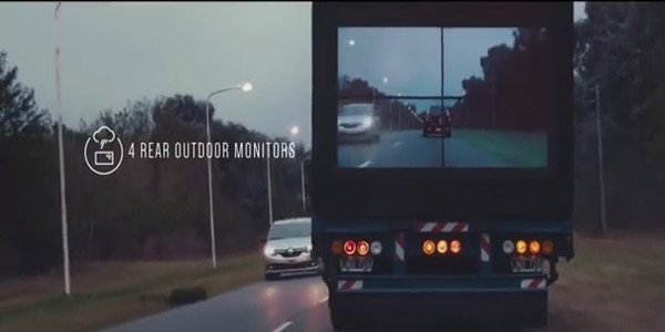 Samsung, yol güvenliği için tırlara ekran entegre ediyor
