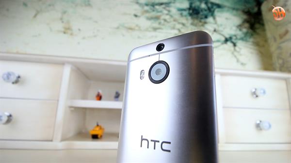 HTC One M9+ inceleme videosu 'M9'un ağabeyi test masasında'