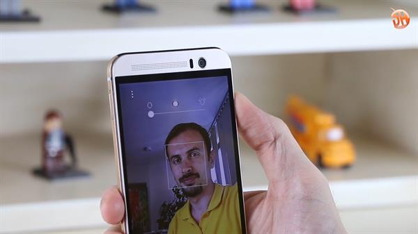 HTC One M9+ inceleme videosu 'M9'un ağabeyi test masasında'