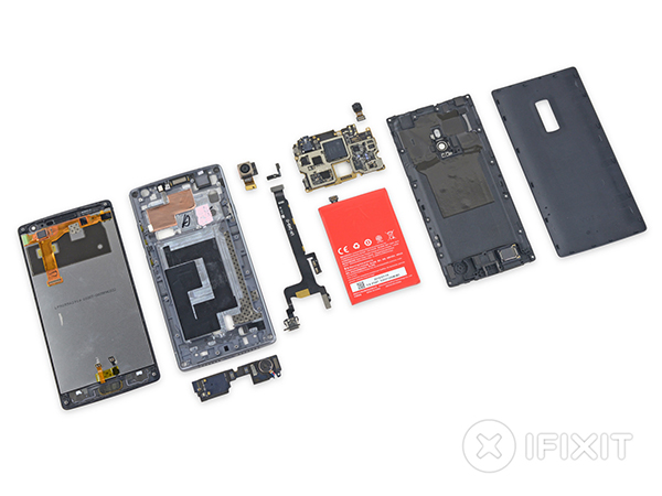 OnePlus 2 parçalarına ayrıldı