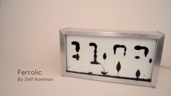 Ferrolic saati göstermek için ferromanyetik maddeleri kullanıyor