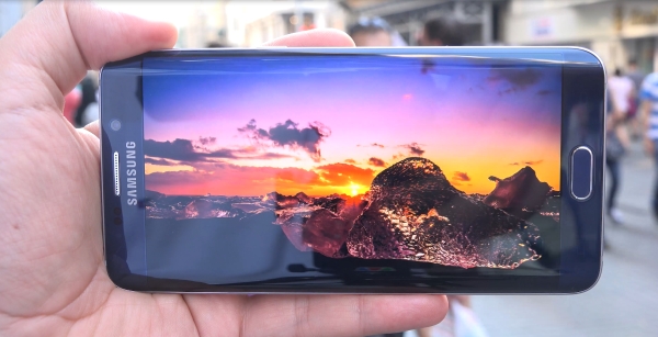 Samsung Galaxy S6 Edge+ inceleme videosu 'Daha büyük ekran, daha güçlü donanım'