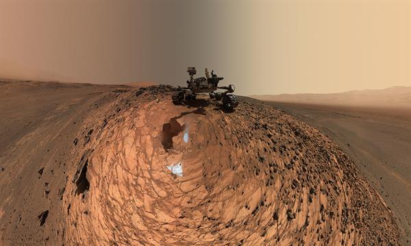 Mars'ın meraklı kaşifi özçekim fotoğraflarını göndermeye devam ediyor