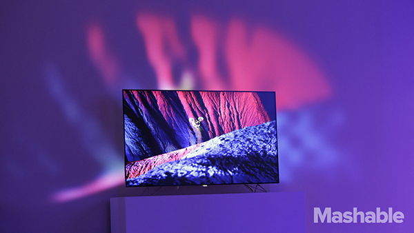 IFA 2015: Philips'den AmbiLux TV projeksiyon teknolojisine sahip televizyon