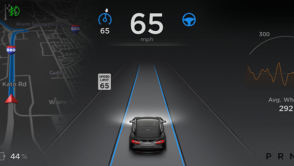 Tesla, Model S için otomatik pilot güncellemesini yayınladı