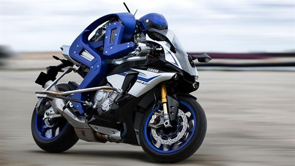 Yamaha'dan motorcu robot