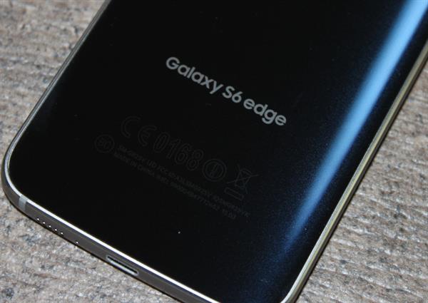 Samsung Galaxy S6 Edge yazılımı çeşitli açıklara sahip
