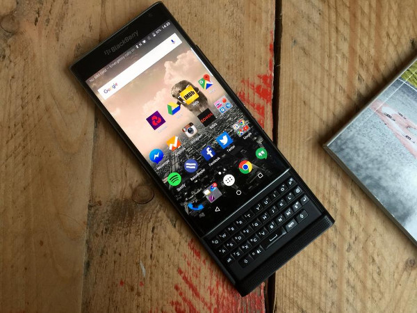 BlackBerry Priv satışa çıktı. İşte fiyatı ve cihaz hakkındaki diğer detaylar: