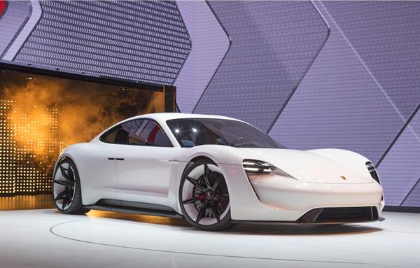 Porsche, tamamen elektrikli ilk otomobilini üretiyor