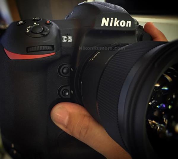 Nikon D5 ortaya çıktı