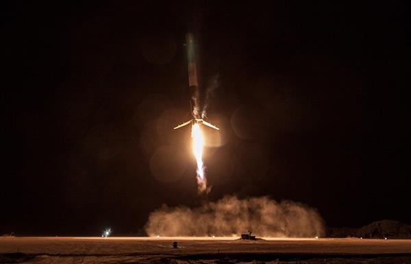 SpaceX'in tarih yazdığı anlara fotoğraflar ile göz atın