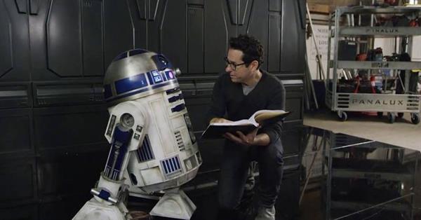 J.J. Abrams, Star Wars: Bölüm VIII'i yönetmediği için pişman