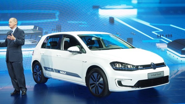 Volkswagen'den CES 2016'da son teknolojilerini topladığı e-Golf Touch