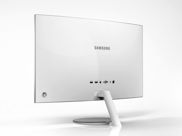 Samsung'dan dünyanın ilk çerçevesiz kavisli monitörü