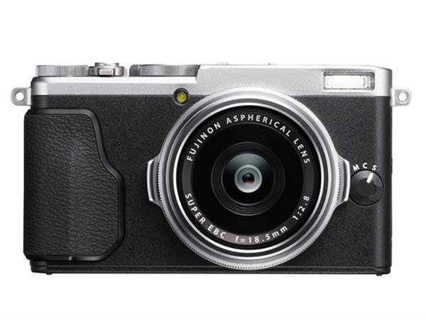 Sabit lensli yeni Fujifilm fotoğraf makineleri: X70 ve XP90