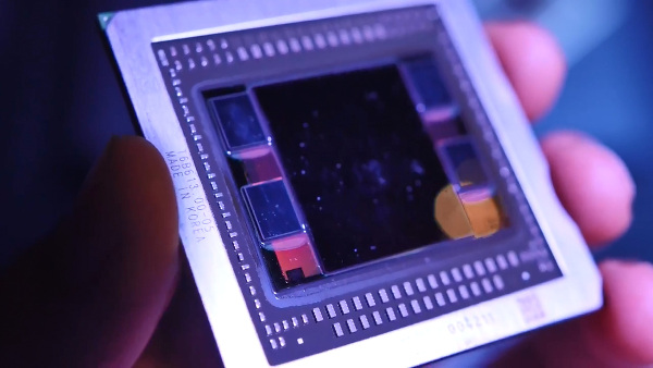 Samsung, sektörün ilk 4GB HBM2 DRAM üretimine başladı