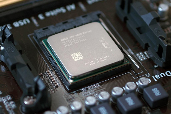 AMD Zen mimarisi yıl sonuna yetişecek