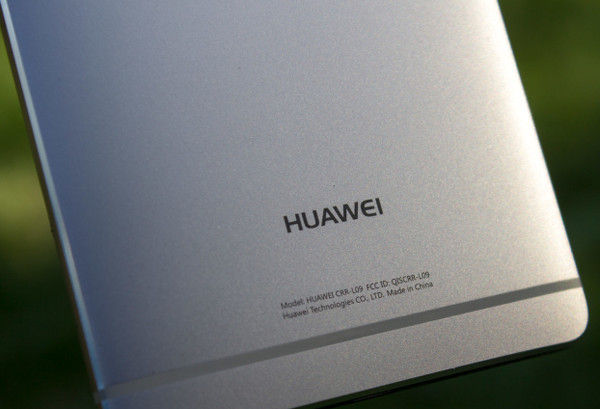 Huawei yıla 12 milyon akıllı telefon satışı ile başladı