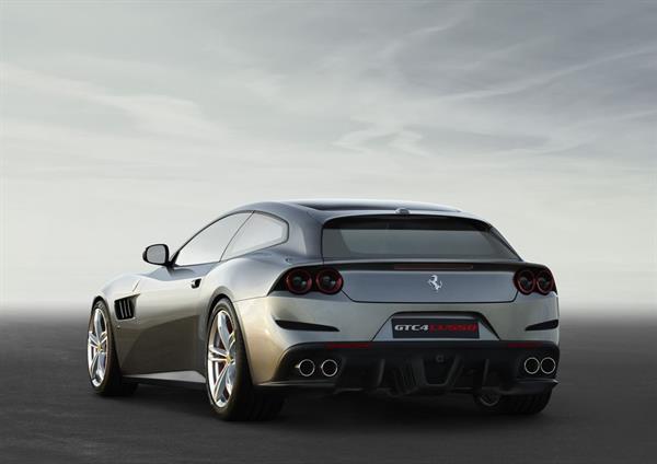 Ferrari FF yerini GTC4Lusso’ya bırakıyor