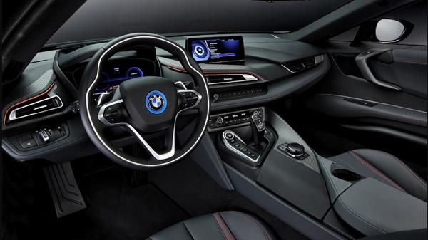BMW'den i8 için ilk özel seri 'Protonic Red Edition'