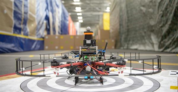 DARPA'dan saatte 70 km hıza ulaşabilen otonom iç mekan drone'u