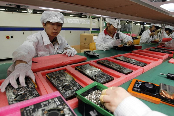 Sharp resmen Foxconn'un