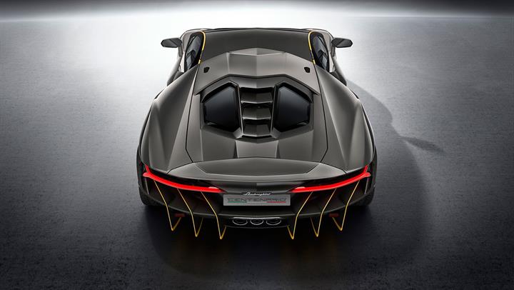 Lamborghini'nin 770 beygirlik yeni süper otomobili: Centenario