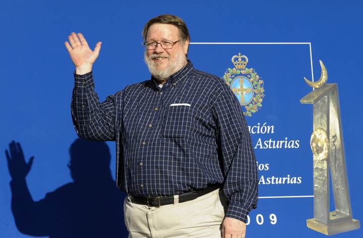 E-posta ve @ işaretinin mucidi Ray Tomlinson hayata veda etti