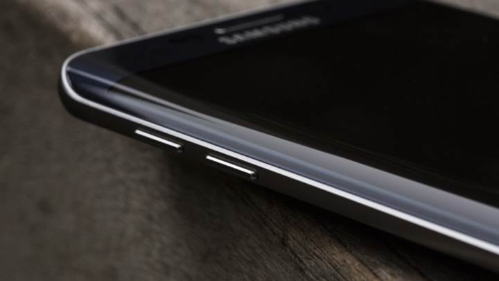 Raporlara göre yeni kavisli kenar ekranlı telefon modelleri yolda