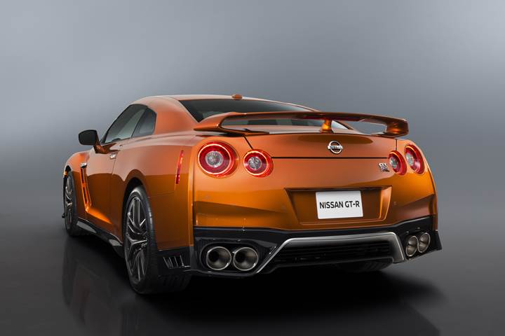 Nissan GT-R 'Godzilla' artık daha hızlı ve daha agresif