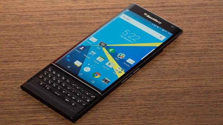 Analiz: BlackBerry donanım üretimine son verebilir